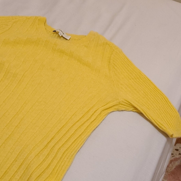 Top - Picture 2 of 4